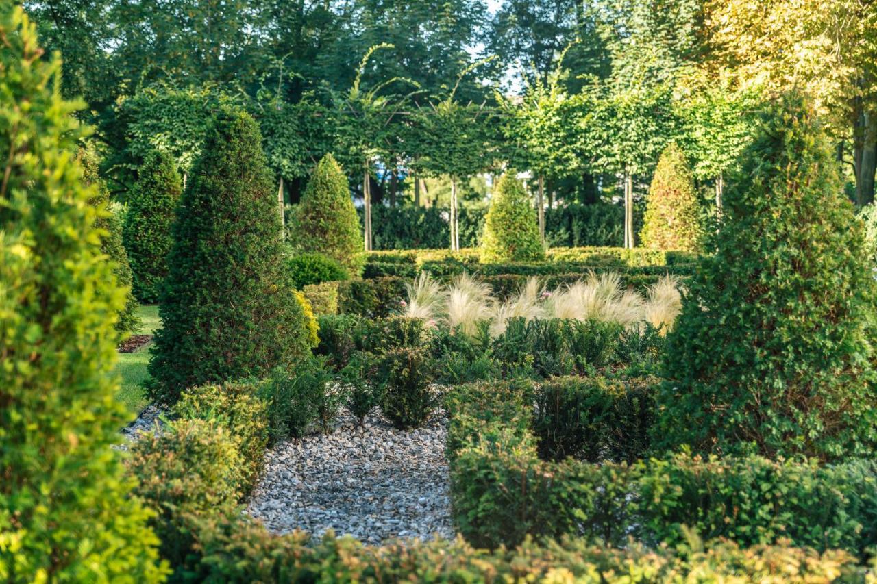 Hotel Altus Palace - Destigo Hotels Breslávia Exterior foto The Conifer Garden
