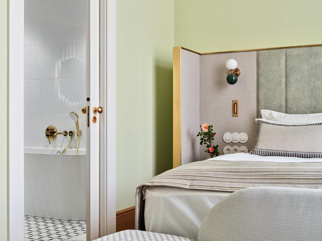 Hotel Altus Palace - Destigo Hotels Breslávia Exterior foto A bedroom at the Hotel
